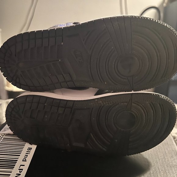 Jordan 1s - Picture 3 of 3